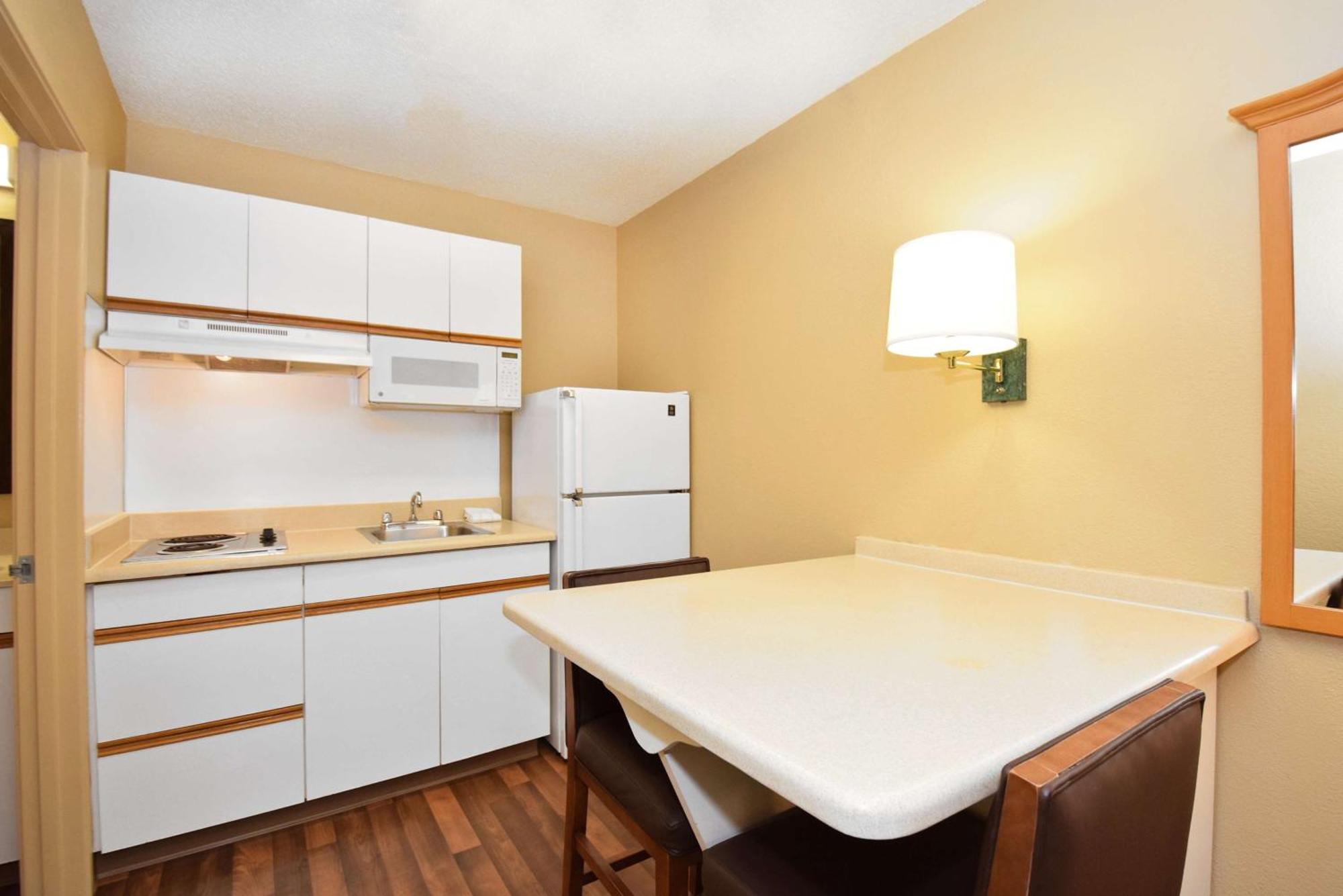 Extended Stay America Select Suites - Durham - University - Ivy Creek Blvd Buitenkant foto