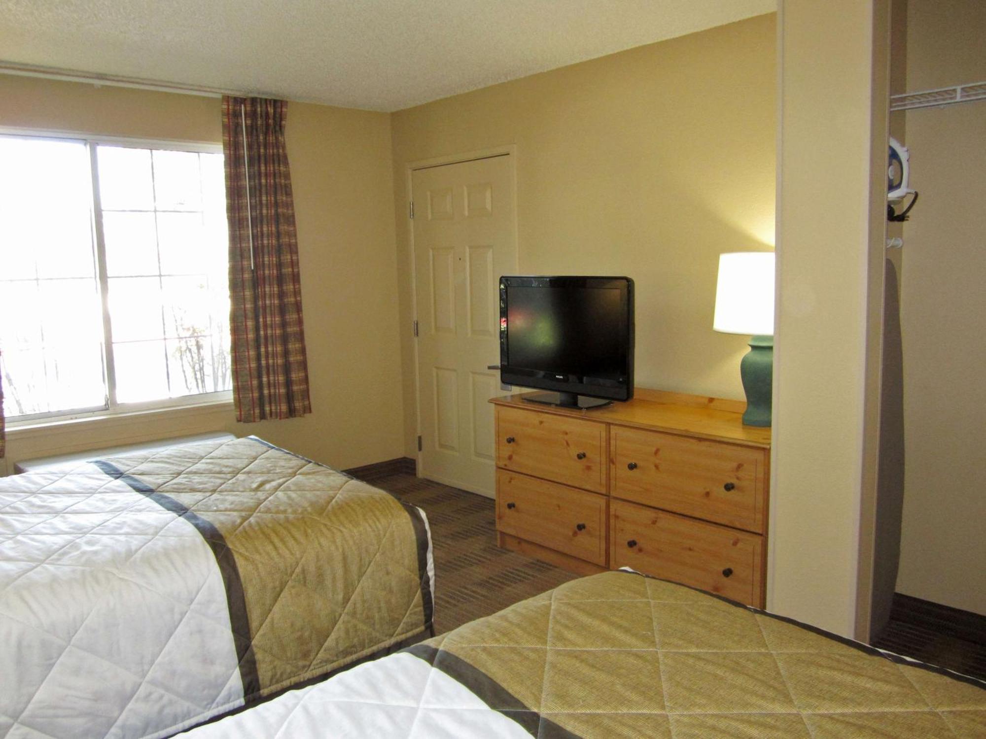 Extended Stay America Select Suites - Durham - University - Ivy Creek Blvd Buitenkant foto