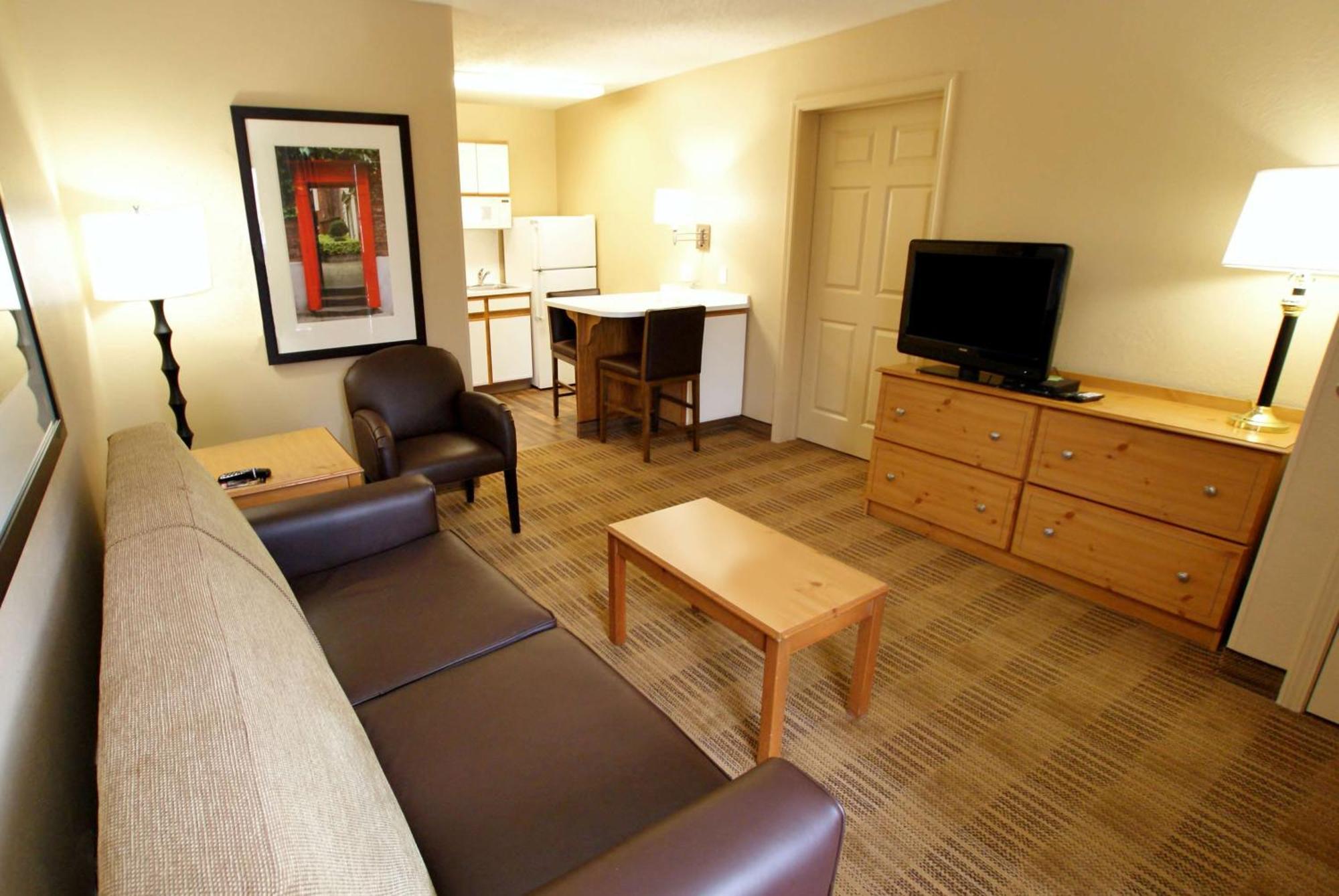 Extended Stay America Select Suites - Durham - University - Ivy Creek Blvd Buitenkant foto
