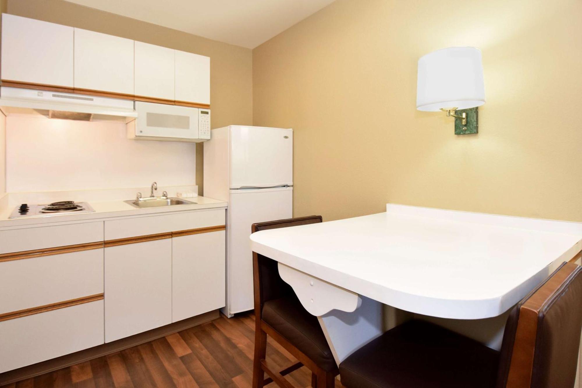 Extended Stay America Select Suites - Durham - University - Ivy Creek Blvd Buitenkant foto