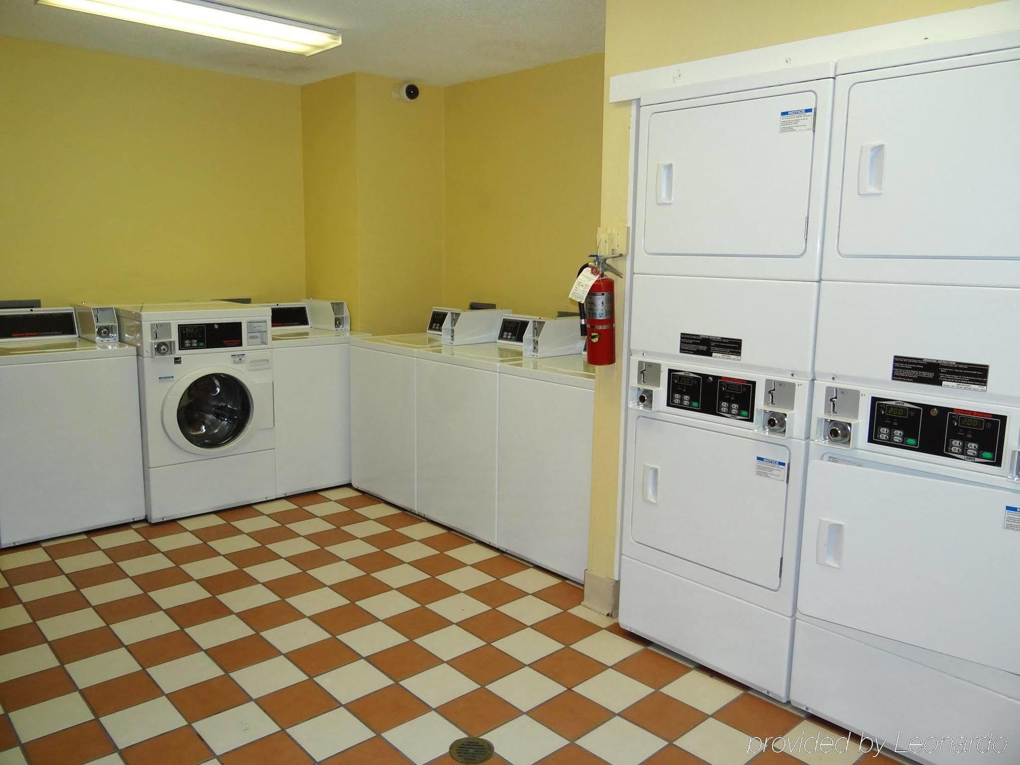 Extended Stay America Select Suites - Durham - University - Ivy Creek Blvd Buitenkant foto